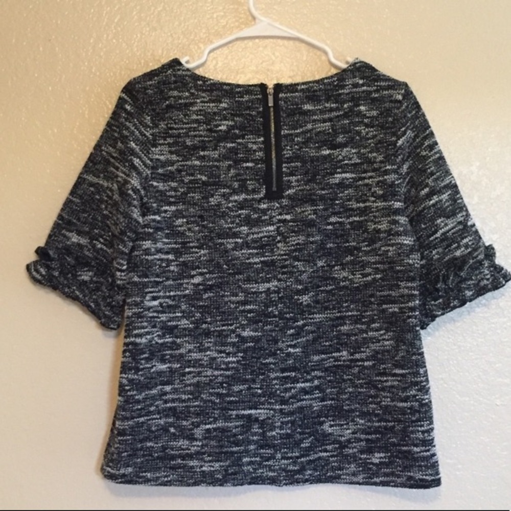 Top with Ruffle Sleeves - Picture 2 of 5